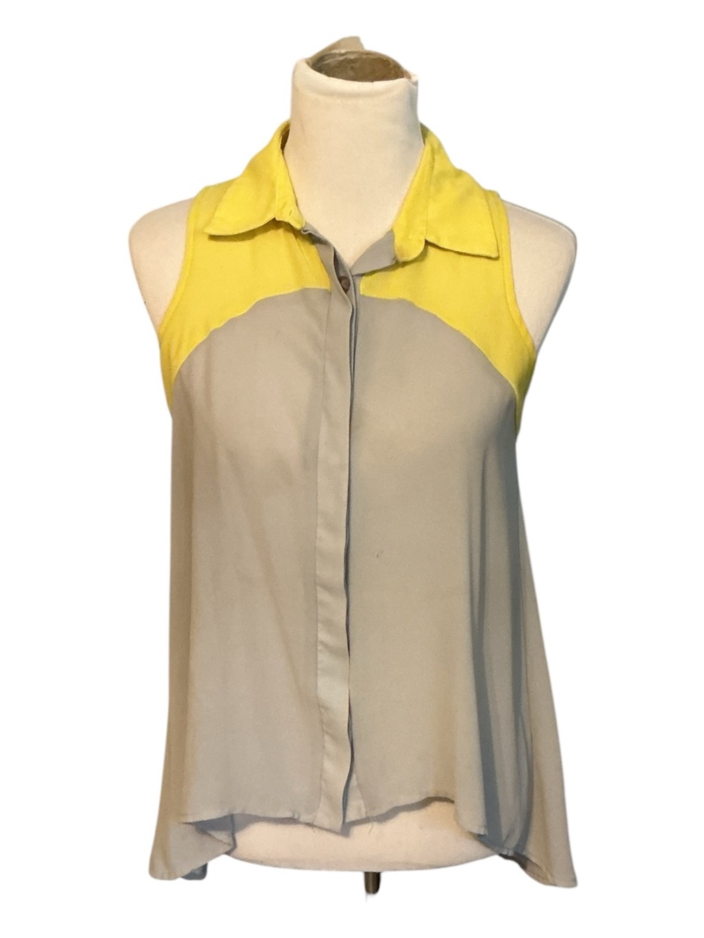 B•JEWEL Colorblock Sleeveless High-Low Top